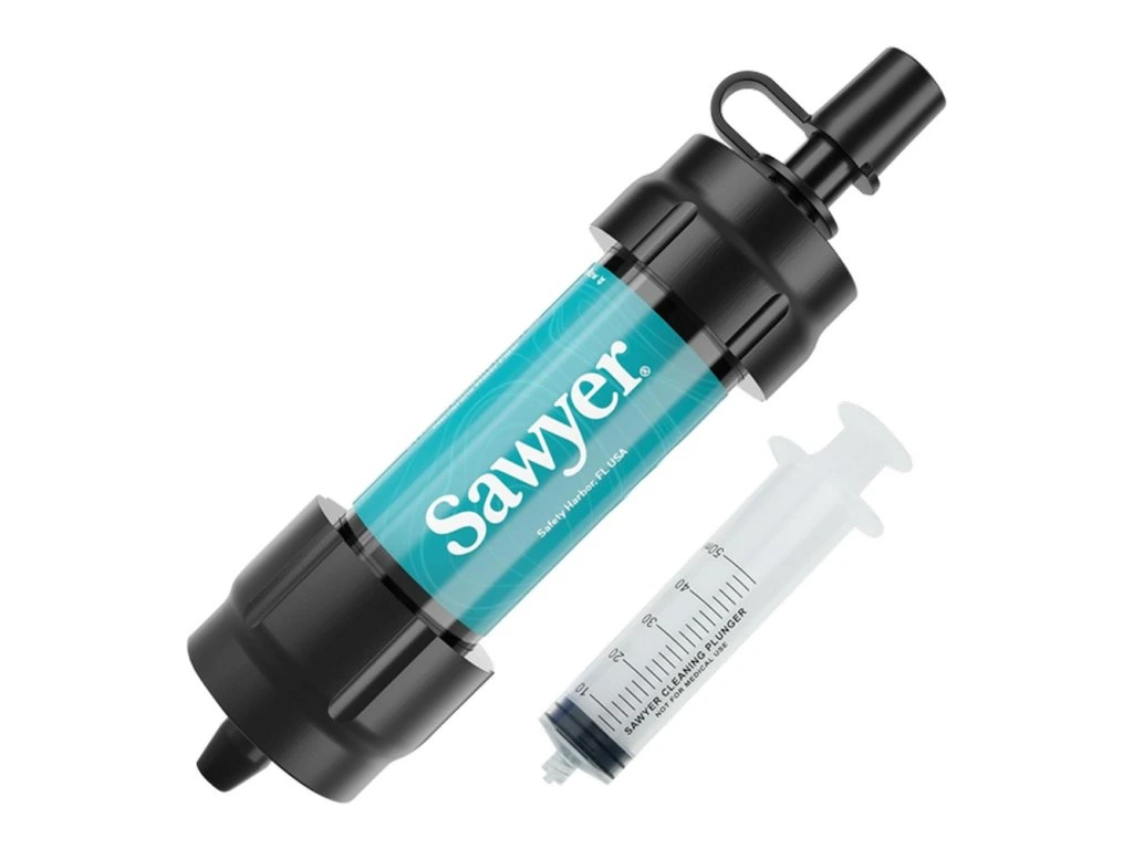Ultralehký vodní filtr Sawyer Single MINI Turquoise při outdoorovém použití